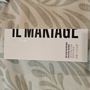 IL MAKIAGE Power Polish Exfoliating Treatment in White and Black